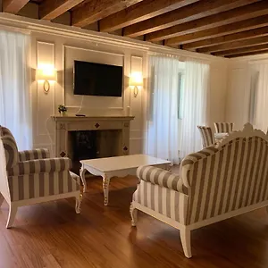 Apartment Cavour44 - Palazzo Canossa, Verona