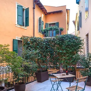Apartment La Terrazza In Centro, Verona