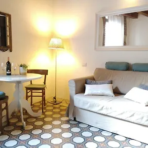 Apartment La Casa Sui Portici, Verona